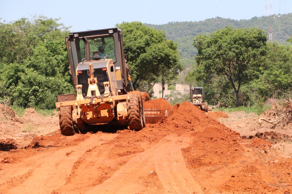 Prefeito visita obras na região da Marambaia