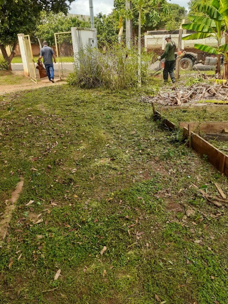 Secretaria de Obras intensifica trabalho de limpeza e patrolamento no município