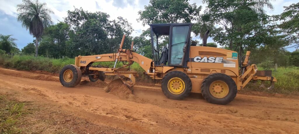 Secretaria de Obras intensifica trabalho de limpeza e patrolamento no município