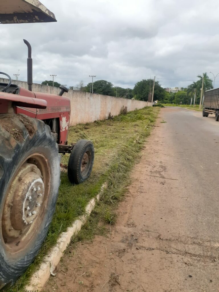 Secretaria de Obras intensifica trabalho de limpeza e patrolamento no município