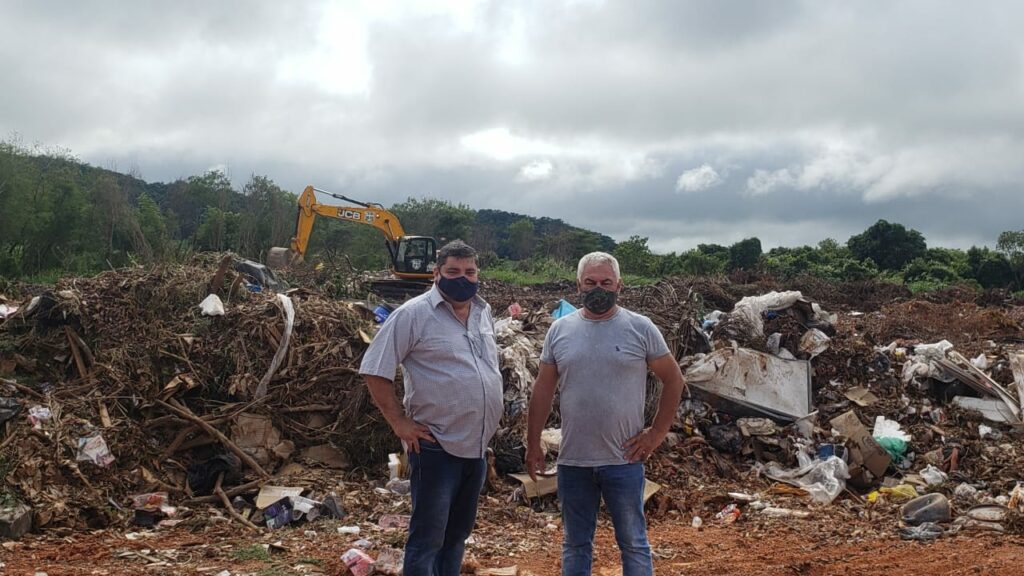Prefeito Josmail Rodrigues visita Aterro Controlado mais conhecido como “Lixão” para identificar ponto para construção de guarita e instalação de cercas no local