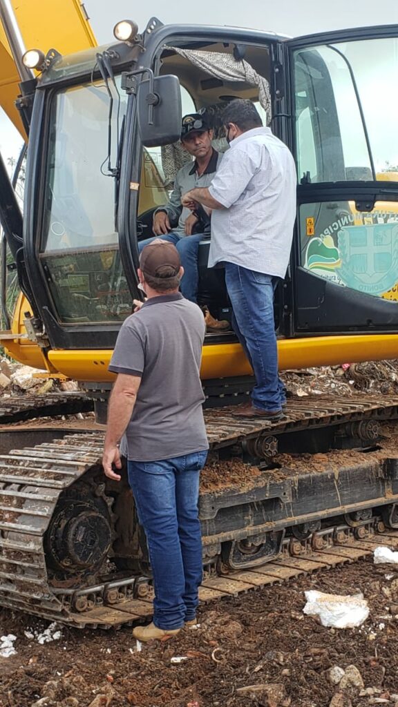 Prefeito Josmail Rodrigues visita Aterro Controlado mais conhecido como “Lixão” para identificar ponto para construção de guarita e instalação de cercas no local