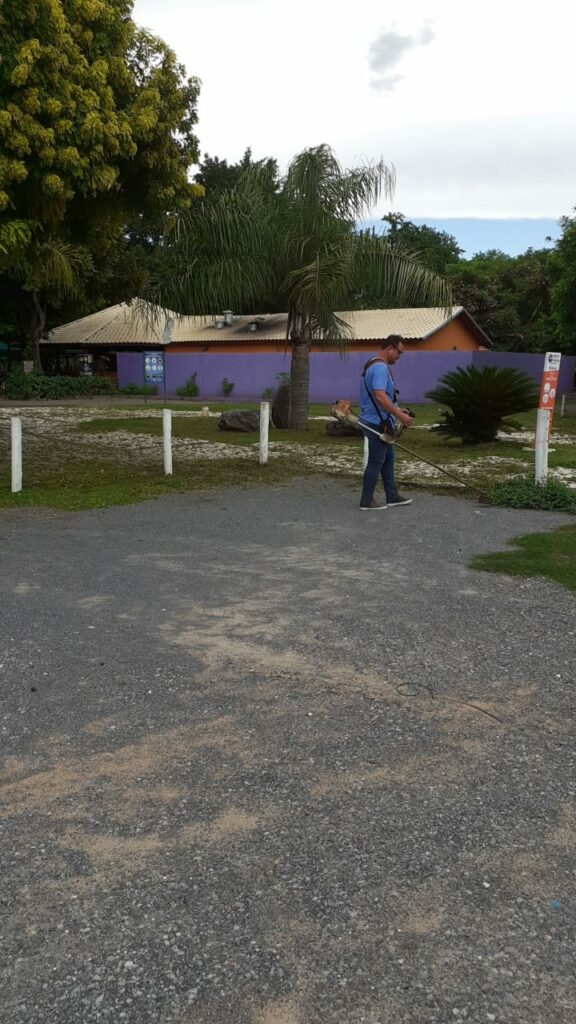 Prefeito participa de mutirão de limpeza no Balneário Municipal de Bonito Prefeito participa de mutirão de limpeza no Balneário Municipal de Bonito