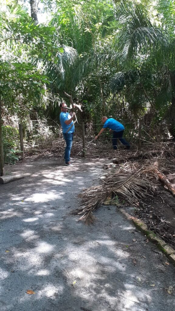 Prefeito participa de mutirão de limpeza no Balneário Municipal de Bonito Prefeito participa de mutirão de limpeza no Balneário Municipal de Bonito
