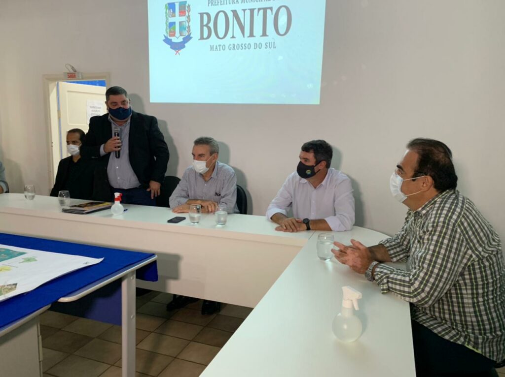 Prefeito Josmail Rodrigues recebe o Governador em exercício, Dep. Paulo Corrêa e peticiona um pacote de obras para Bonito