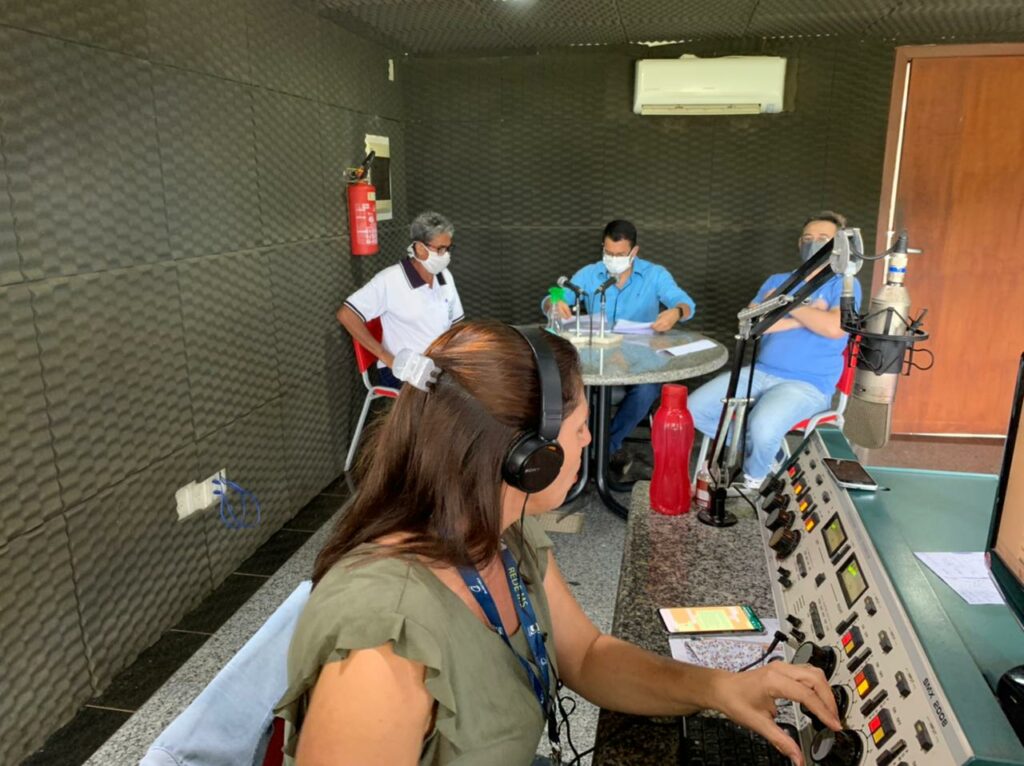 Em entrevista a Rádio Bonito FM, Prefeitura informa que proprietários de terrenos baldios serão notificados