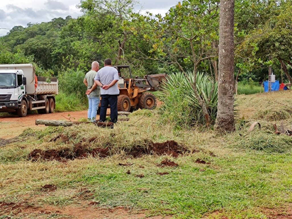 Prefeitura promove ação de limpeza na Gruta do Lago Azul