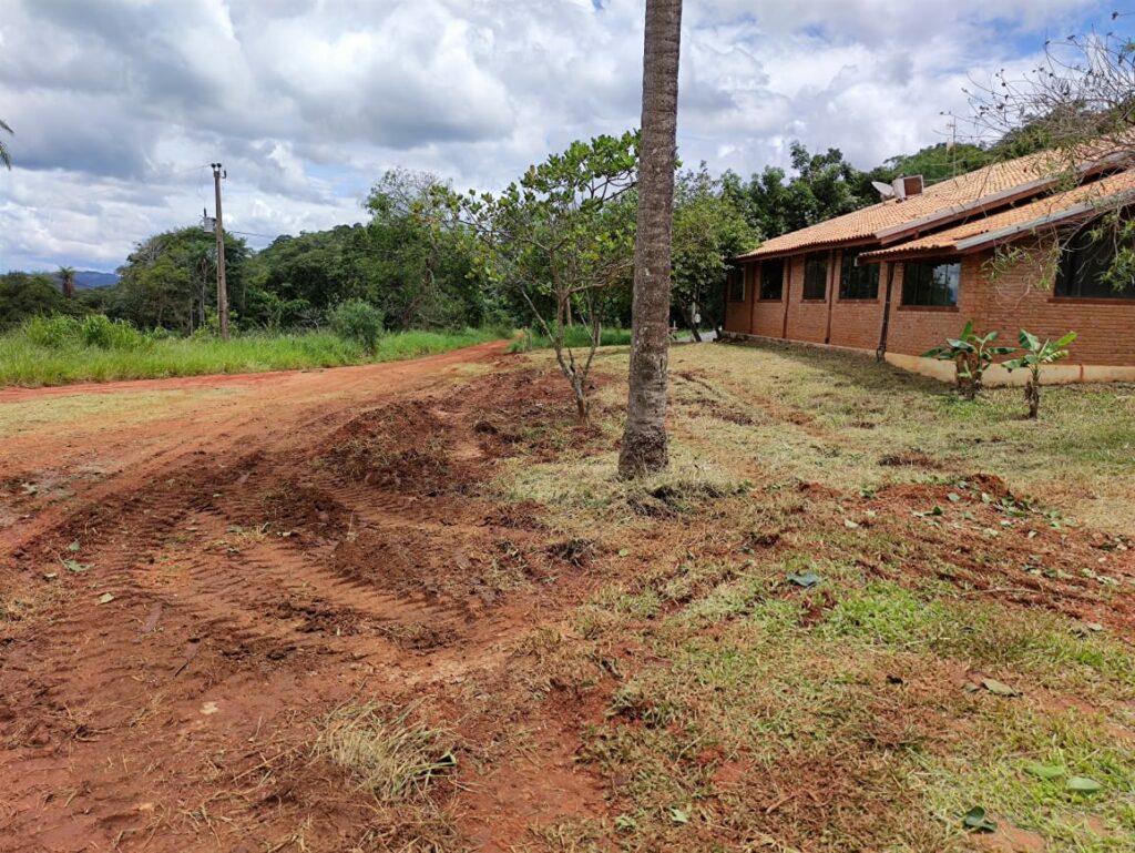 Prefeitura promove ação de limpeza na Gruta do Lago Azul