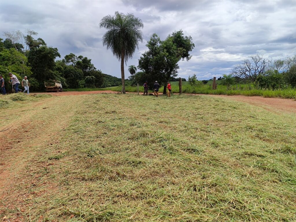 Prefeitura promove ação de limpeza na Gruta do Lago Azul