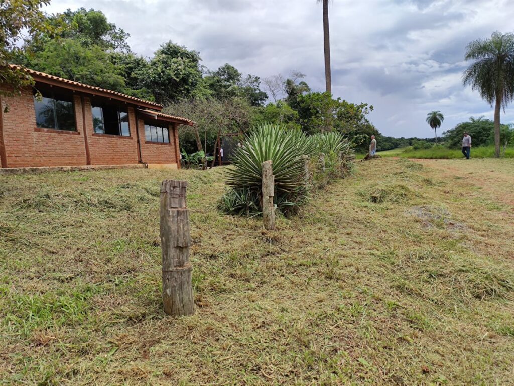 Prefeitura promove ação de limpeza na Gruta do Lago Azul