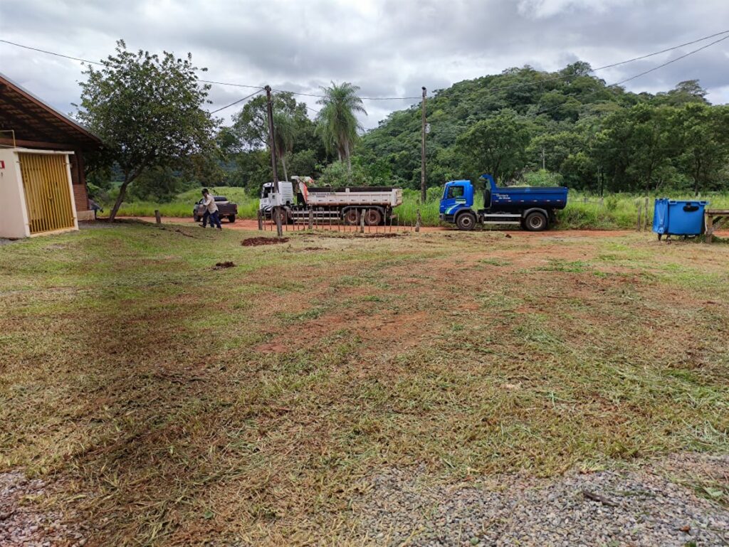 Prefeitura promove ação de limpeza na Gruta do Lago Azul