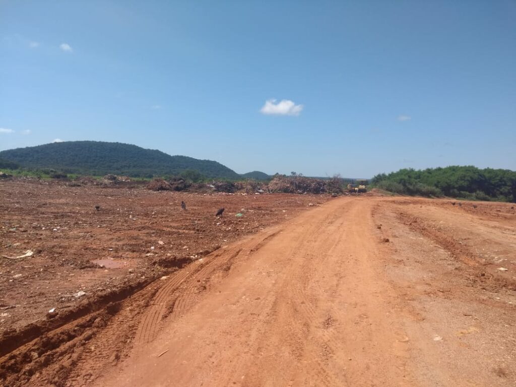 Prefeitura realiza ação de limpeza e promove melhorias no aterro controlado de Bonito