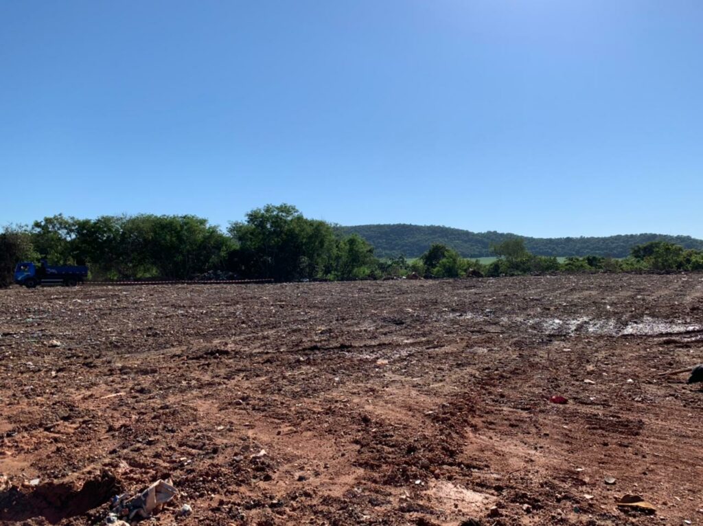 Prefeitura realiza ação de limpeza e promove melhorias no aterro controlado de Bonito