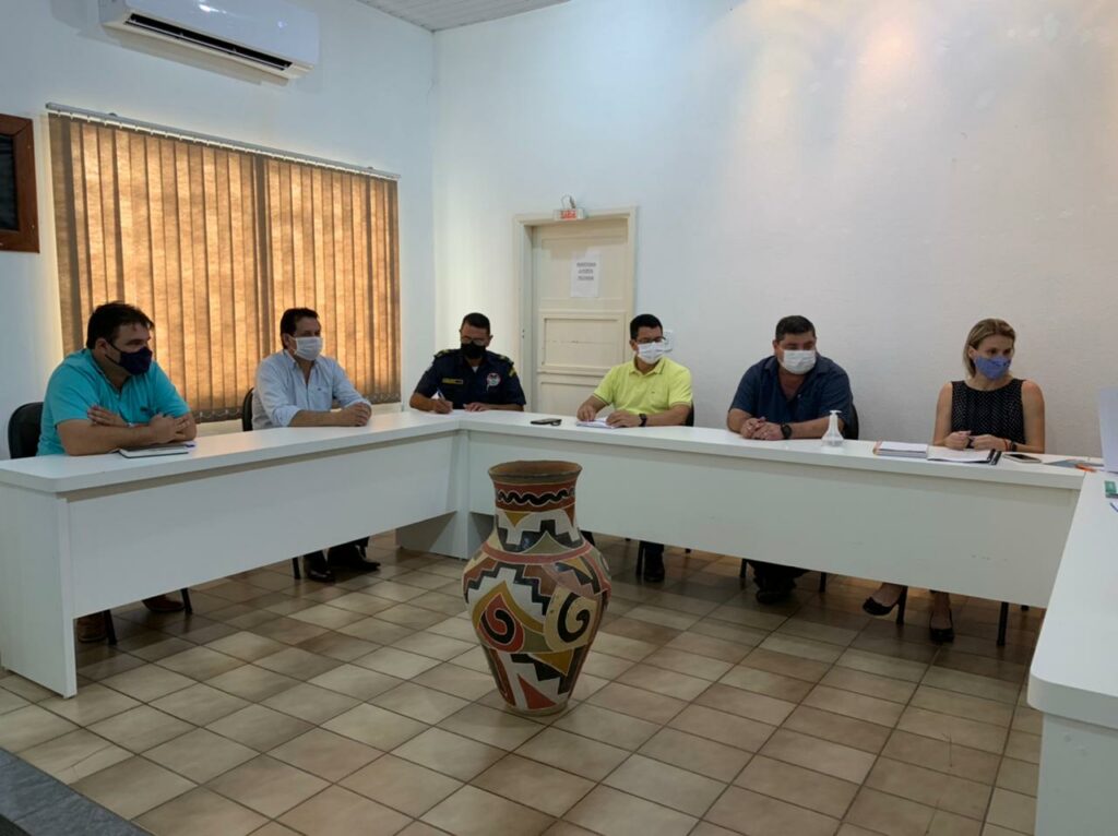 Comitê Municipal de Prevenção e Enfrentamento ao Coronavírus, realiza reunião para fazer um balanço sobre as ações de trabalhos e discutir pontos do Decreto