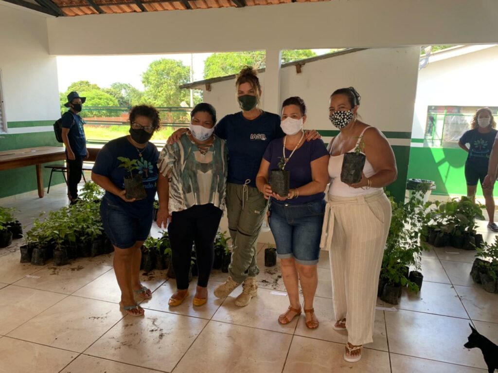 Prefeitura em parceria com o IASB doa 400 mudas para plantio no Distrito Águas do Miranda e Pesqueiro do Noé