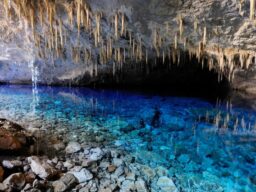 Gruta do Lago Azul: Bonito prepara ações de segurança, acessibilidade e qualificação para 2027