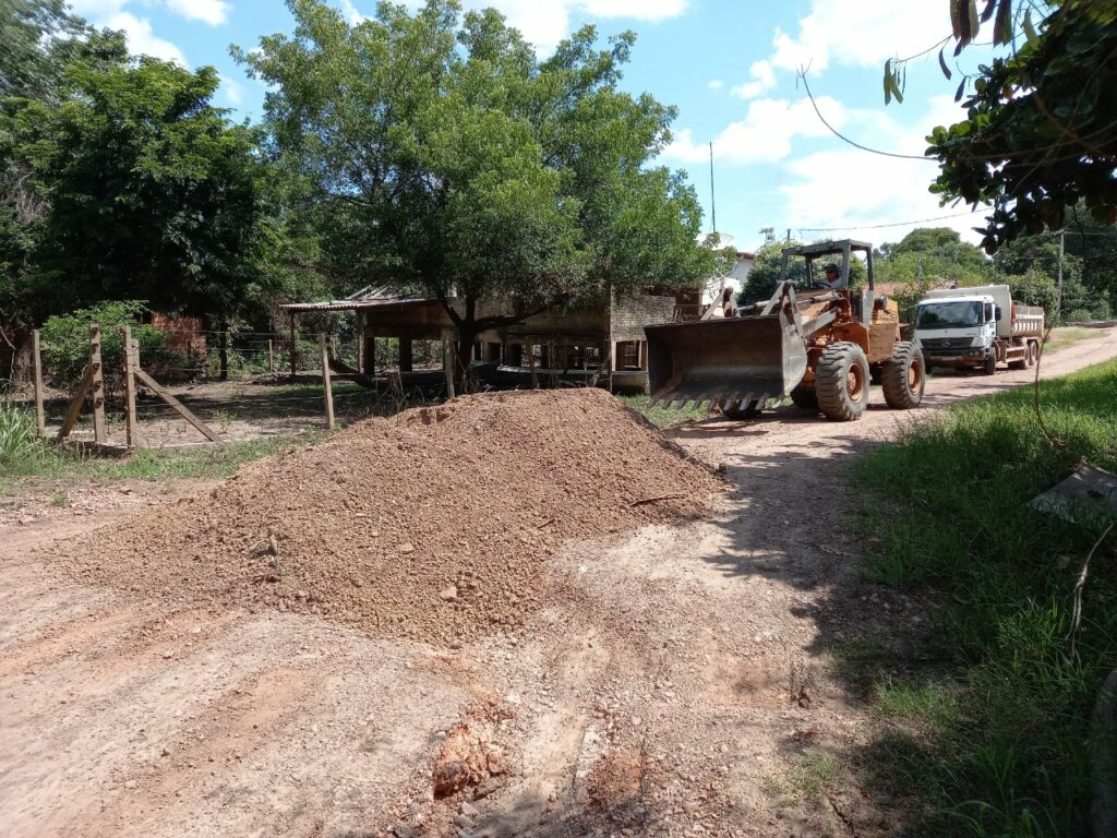 Secretaria de Obras intensifica trabalho de manutenção e limpeza no município e Distrito