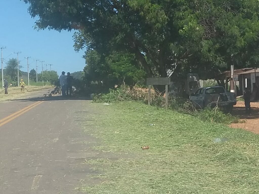 Secretaria de Obras intensifica trabalho de manutenção e limpeza no município e Distrito