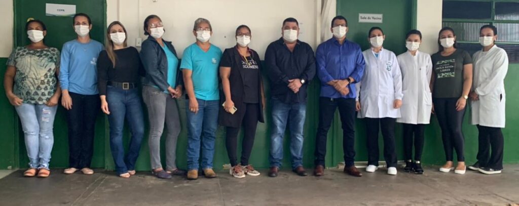 Idosos a partir de 75 anos e profissionais de saúde estão sendo vacinados nesta sexta-feira em Bonito