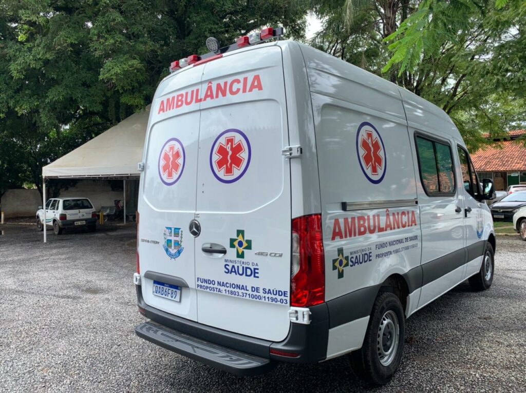 Prefeitura recebe nova Ambulância tipo 