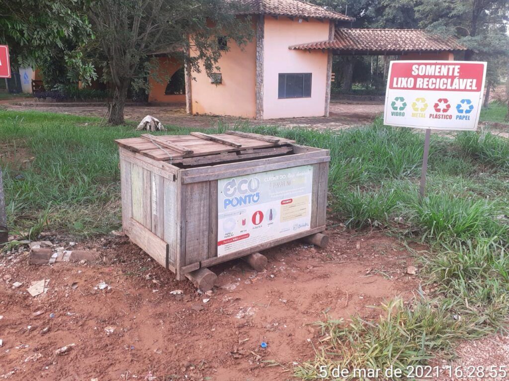 Operação limpeza é realizada durante madrugada em Bonito