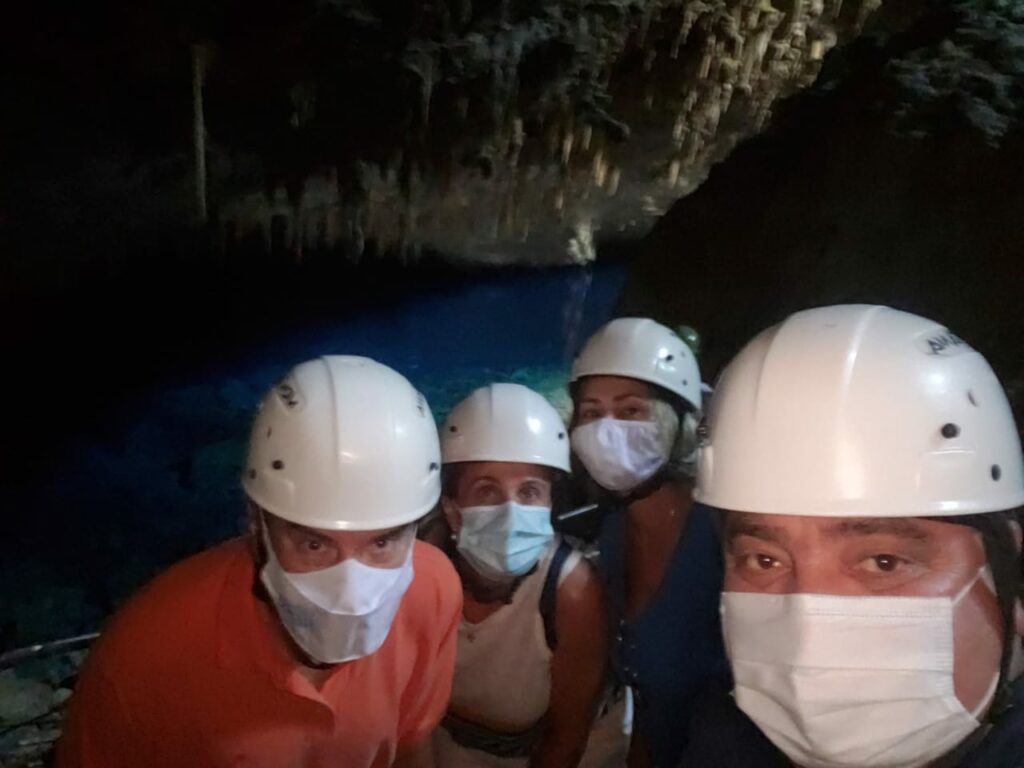 Durante visita ao atrativo turístico Gruta do Lago Azul, o prefeito de Bonito mostrou as belezas naturais do local ao Dep. Paulo Corrêa