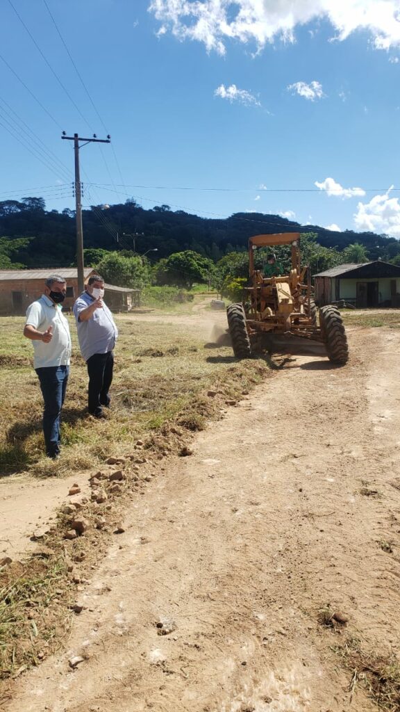 Prefeito visita execução dos trabalhos realizados pela equipe de obras no Assentamento Guaicurus