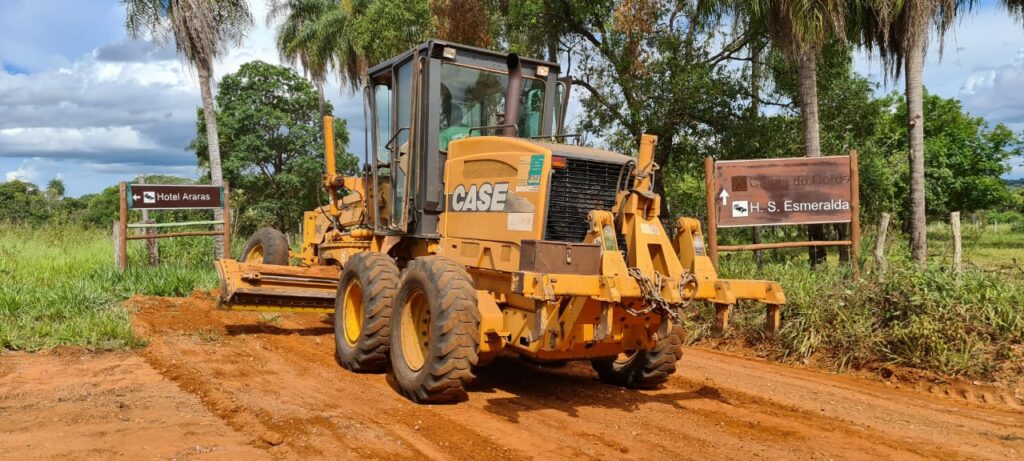 Secretaria de Obras realiza revisão e manutenção preventiva em patrola