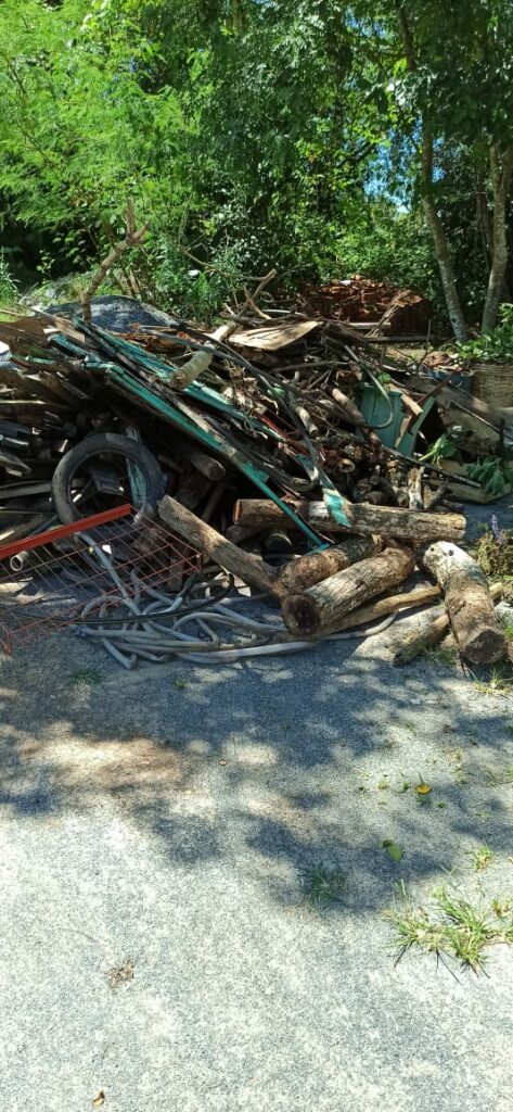 Mutirão de limpeza e manutenção é realizada no Balneário Municipal Mutirão de limpeza e manutenção é realizada no Balneário Municipal