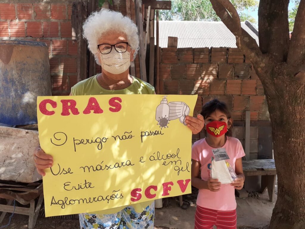 SAS faz distribuição de máscaras de proteção e álcool em gel para famílias usuárias do Serviço de Convivência e Fortalecimento de Vínculos