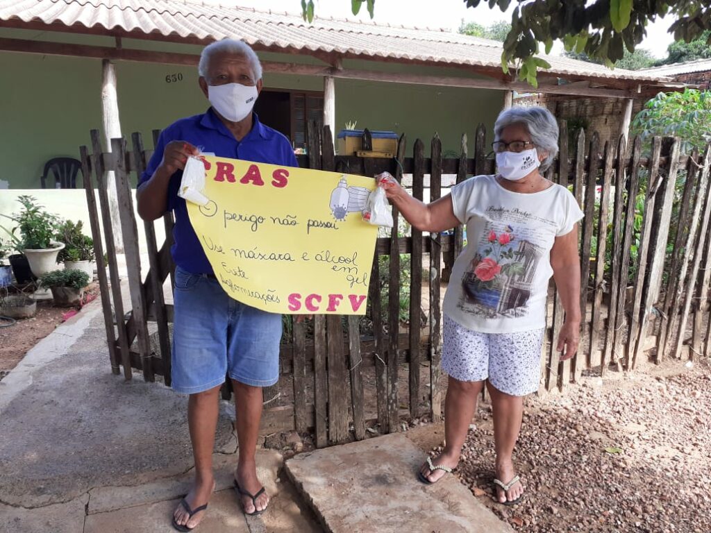 SAS faz distribuição de máscaras de proteção e álcool em gel para famílias usuárias do Serviço de Convivência e Fortalecimento de Vínculos