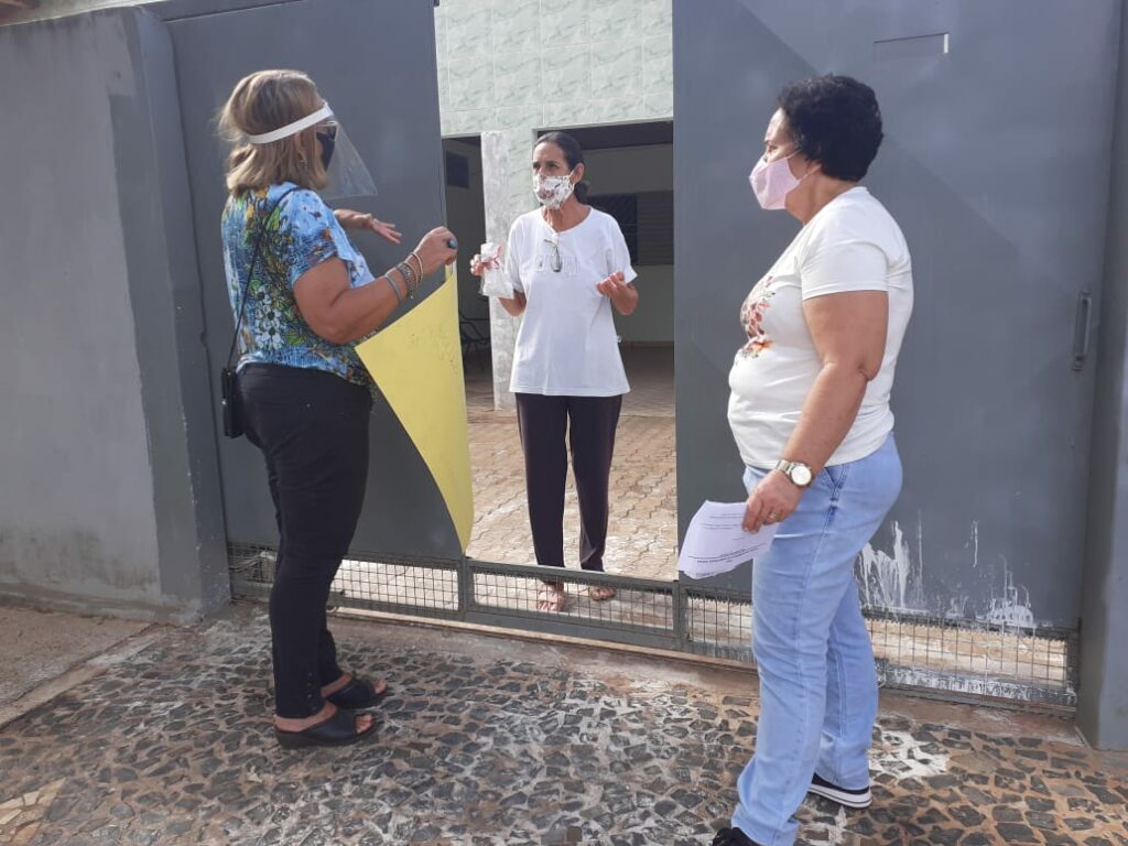 SAS faz distribuição de máscaras de proteção e álcool em gel para famílias usuárias do Serviço de Convivência e Fortalecimento de Vínculos