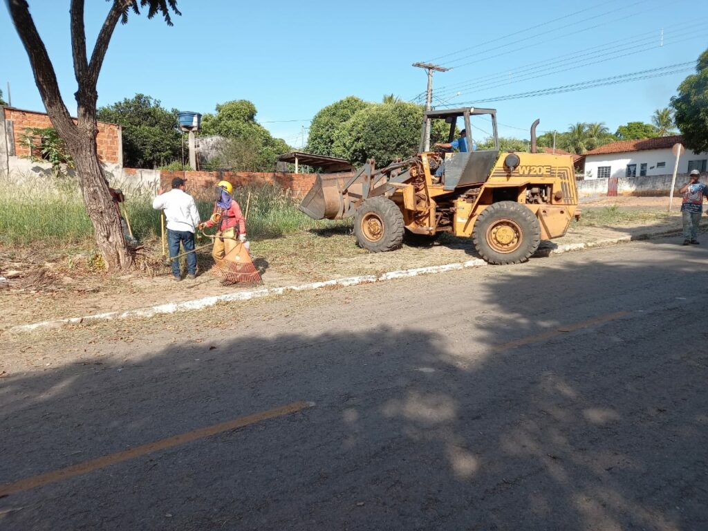 Mutirão de limpeza e outras ações são realizados na área urbana e nos assentamentos