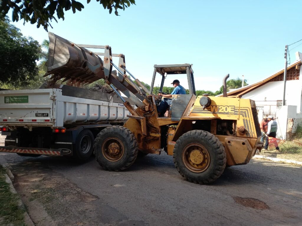 Mutirão de limpeza e outras ações são realizados na área urbana e nos assentamentos