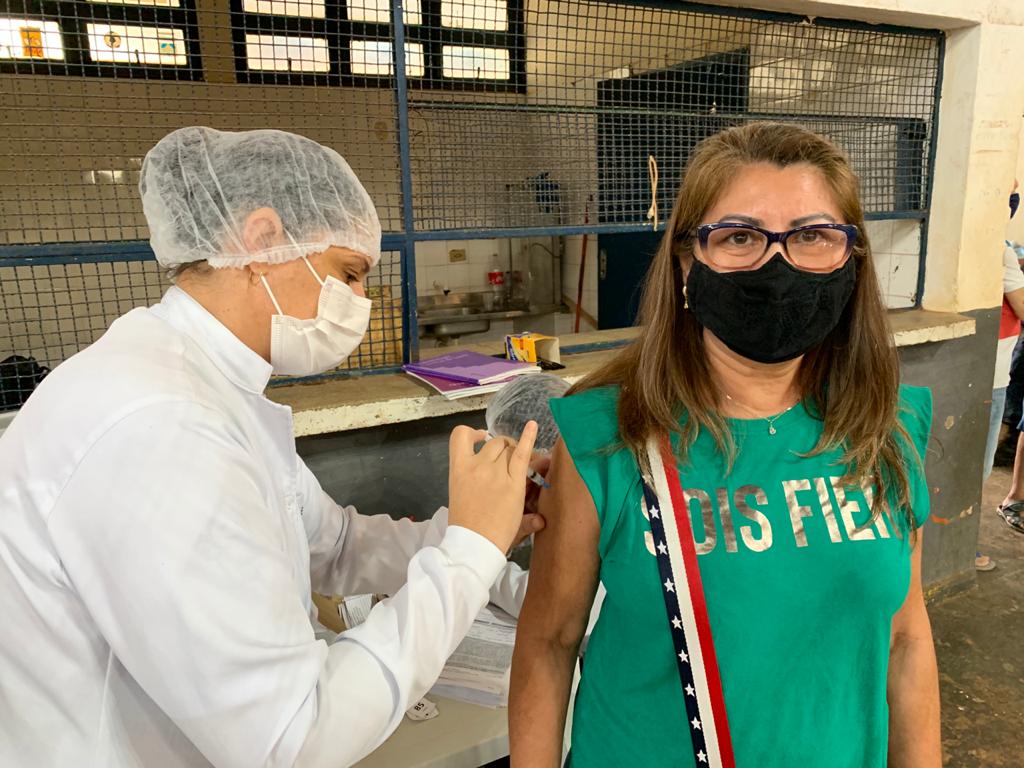 200 pessoas são imunizadas com a primeira dose da AstraZeneca em campanha da vacinação contra à Covid-19 no município
