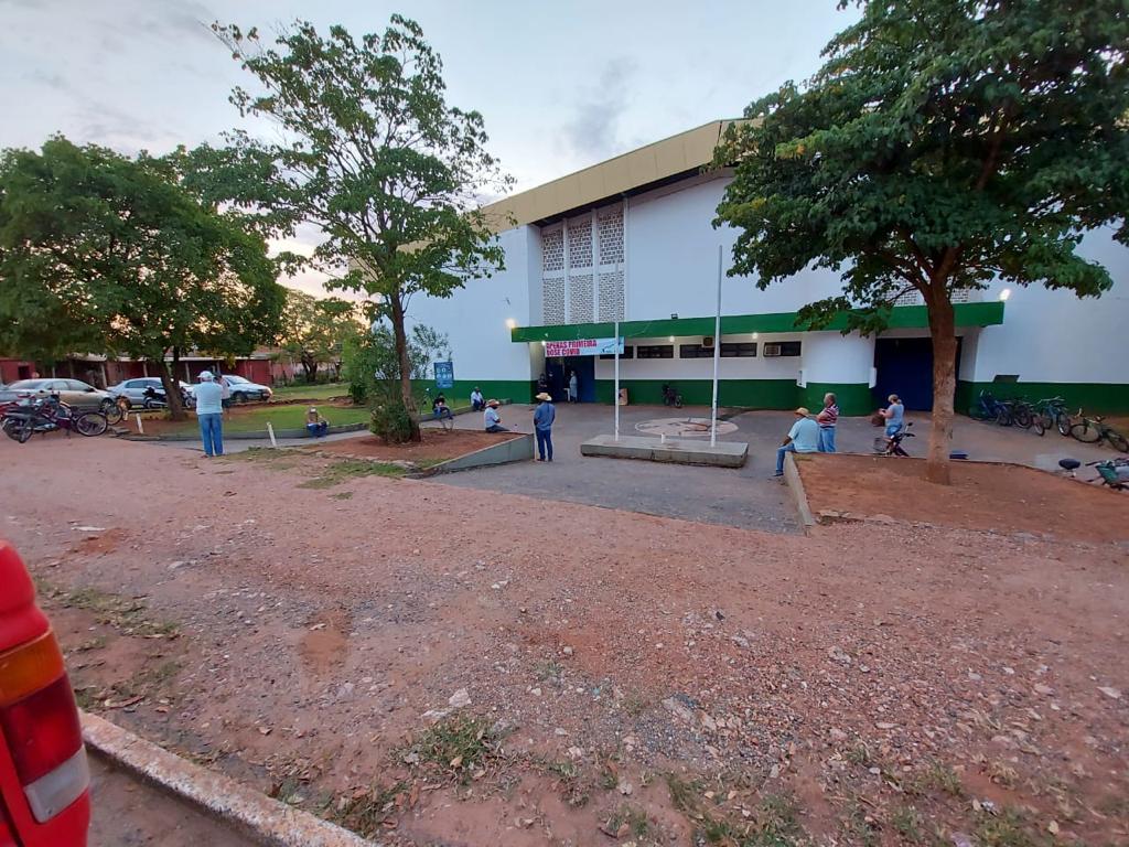 200 pessoas são imunizadas com a primeira dose da AstraZeneca em campanha da vacinação contra à Covid-19 no município