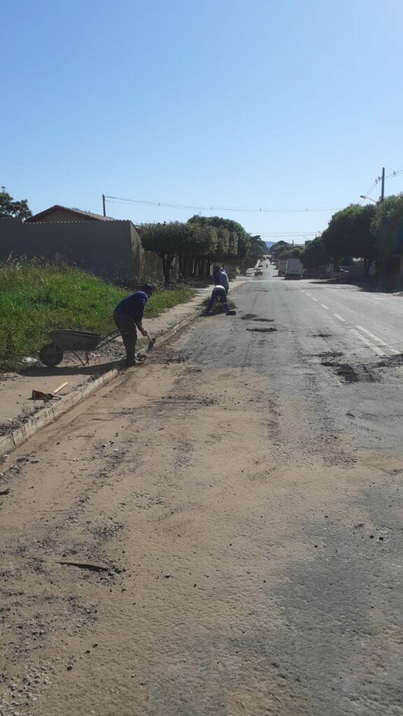 Secretaria de Obras inicia operação de tapa-buraco em ruas do município