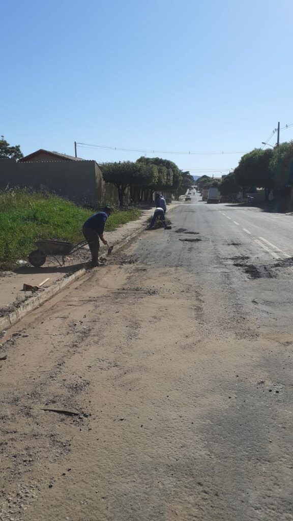 Secretaria de Obras inicia operação de tapa-buraco em ruas do município