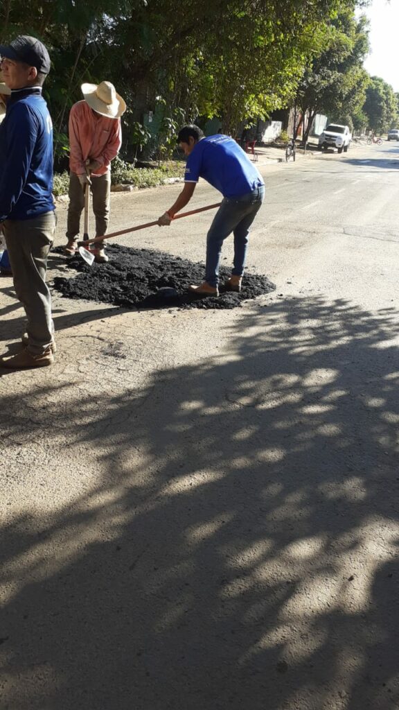 Secretaria de Obras inicia operação de tapa-buraco em ruas do município