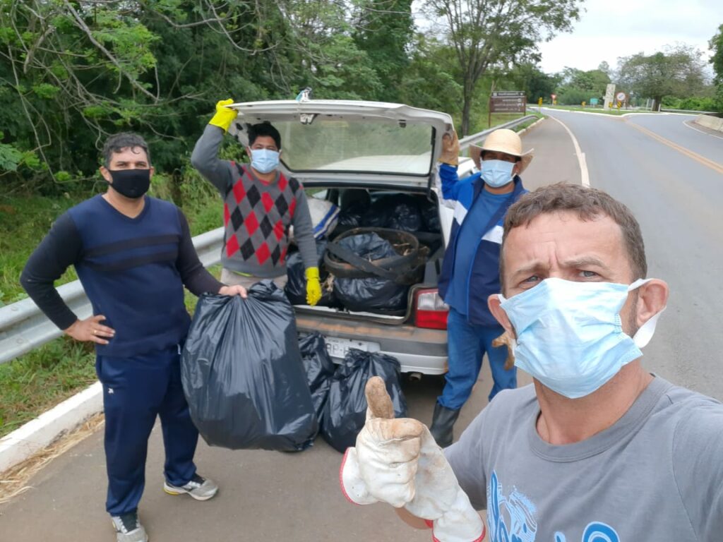 Secretaria de Esportes faz mutirão de limpeza na pista de caminhada e ciclovia localizada às margens da MS-178