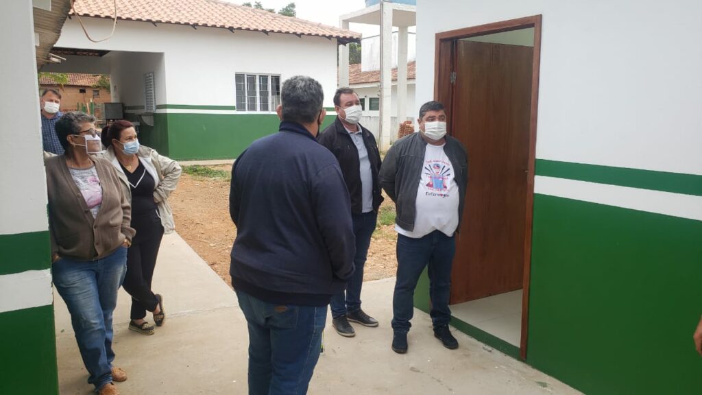Prefeito de Bonito faz visita no Distrito Águas do Miranda para conversar com moradores e verificar o andamento de obras no local