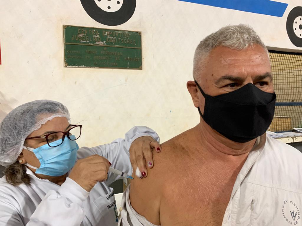 Com 330 doses da vacina contra à Covid, pessoas a partir de 50 anos e com comorbidades especiais são vacinadas em Bonito