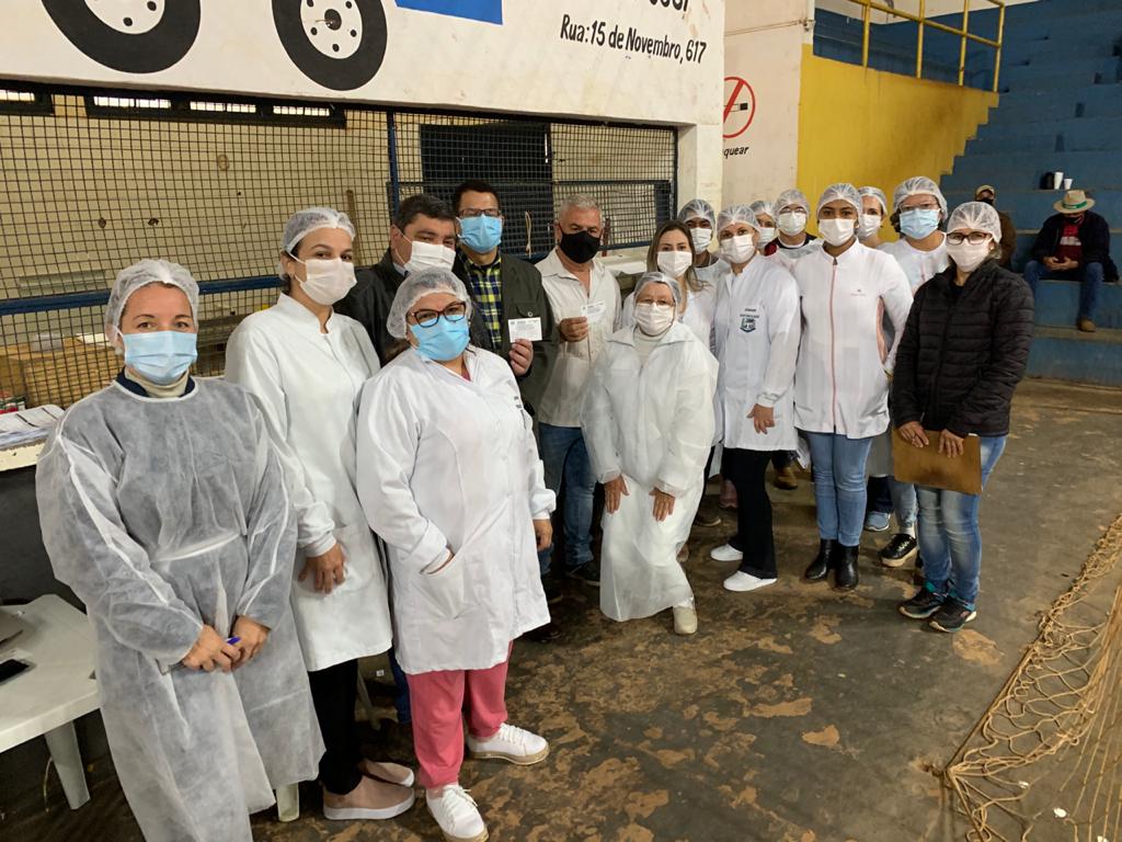 Com 330 doses da vacina contra à Covid, pessoas a partir de 50 anos e com comorbidades especiais são vacinadas em Bonito