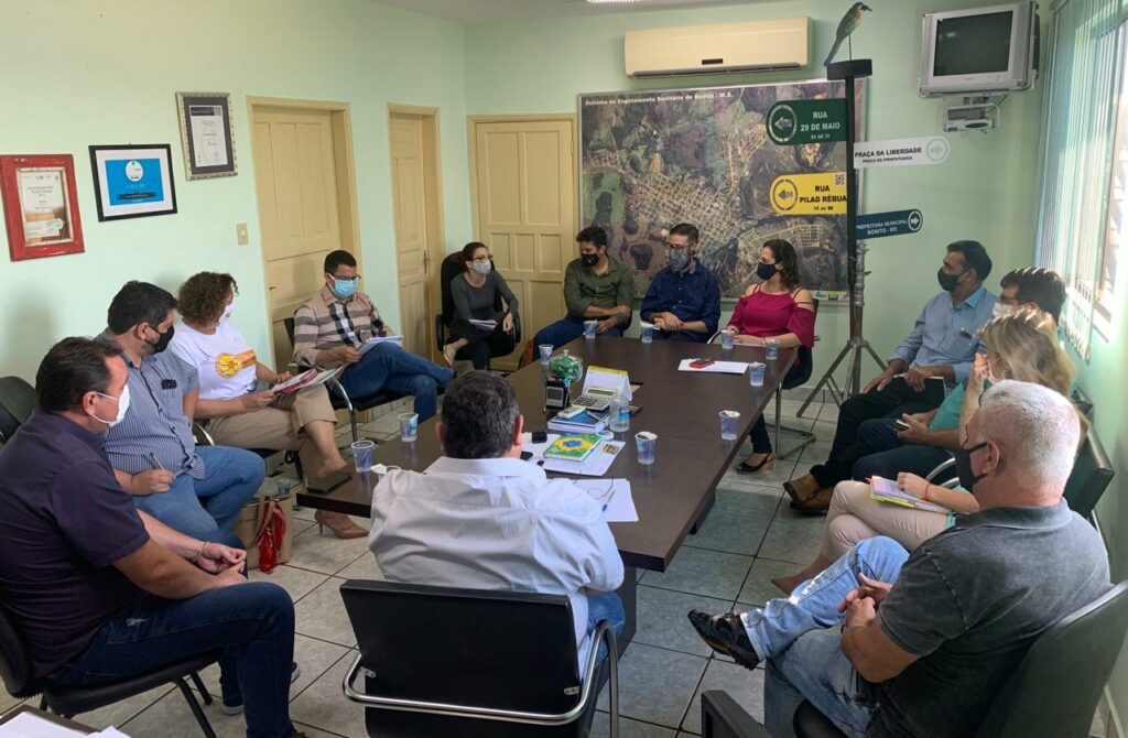 Prefeito de Bonito participa de reunião com secretários e diretores de Departamentos para traçar metas e melhorias de serviços
