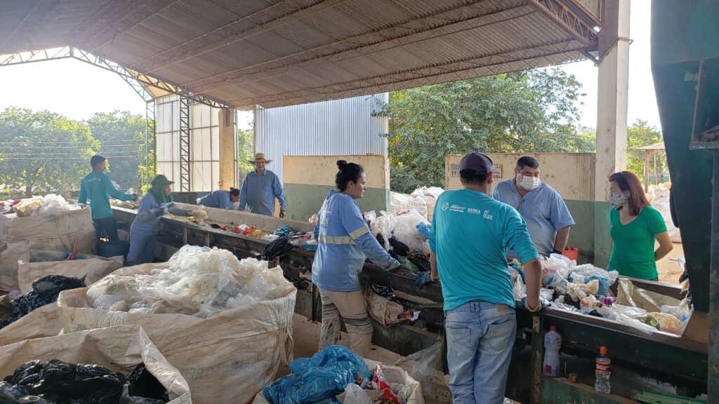 Prefeito de Bonito visita Unidade de Tratamento de Resíduos com objetivo de promover melhorias no local