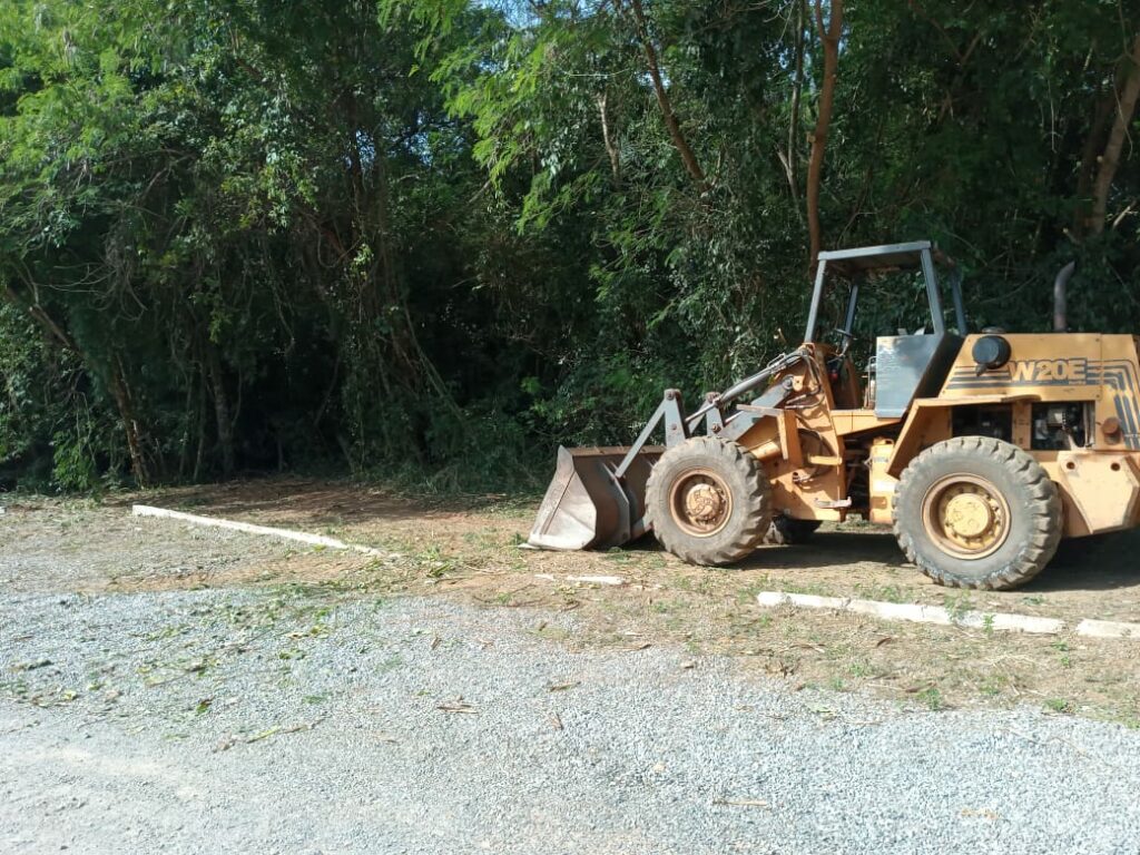 Secretaria de Esportes segue com atividades de manutenção em espaços esportivos espalhados pela cidade