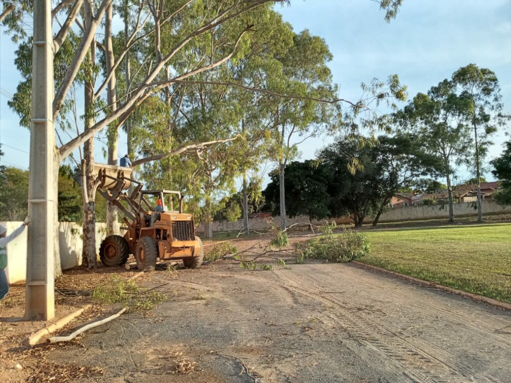 Secretaria de Esportes segue com atividades de manutenção em espaços esportivos espalhados pela cidade