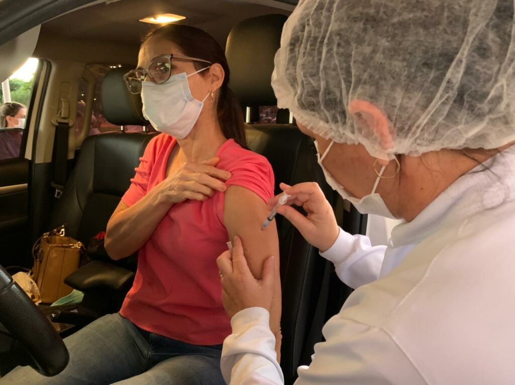 Durante campanha de vacinação contra à Covid 450 pessoas são imunizadas em Bonito