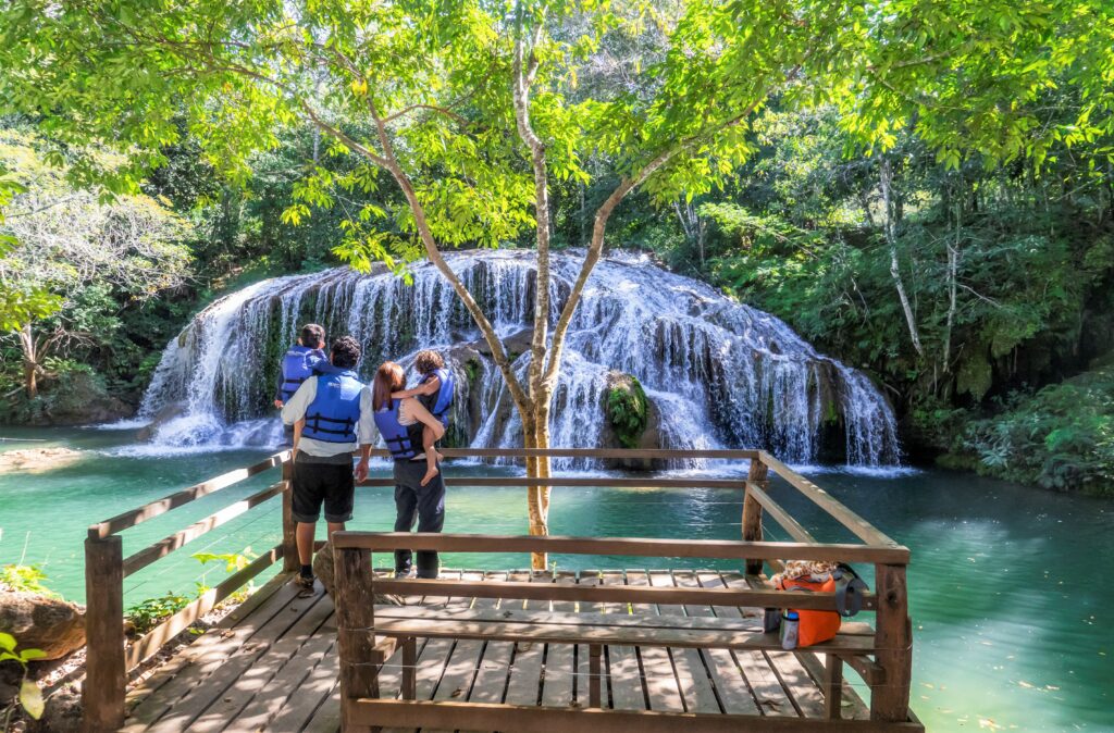 Encantos e belezas naturais de Bonito é pauta do programa "Seu Podcast de Turismo”
