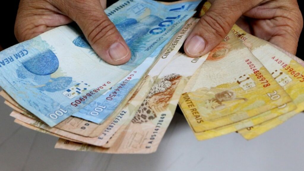 Prefeitura deposita salário dos servidores municipais nesta sexta-feira